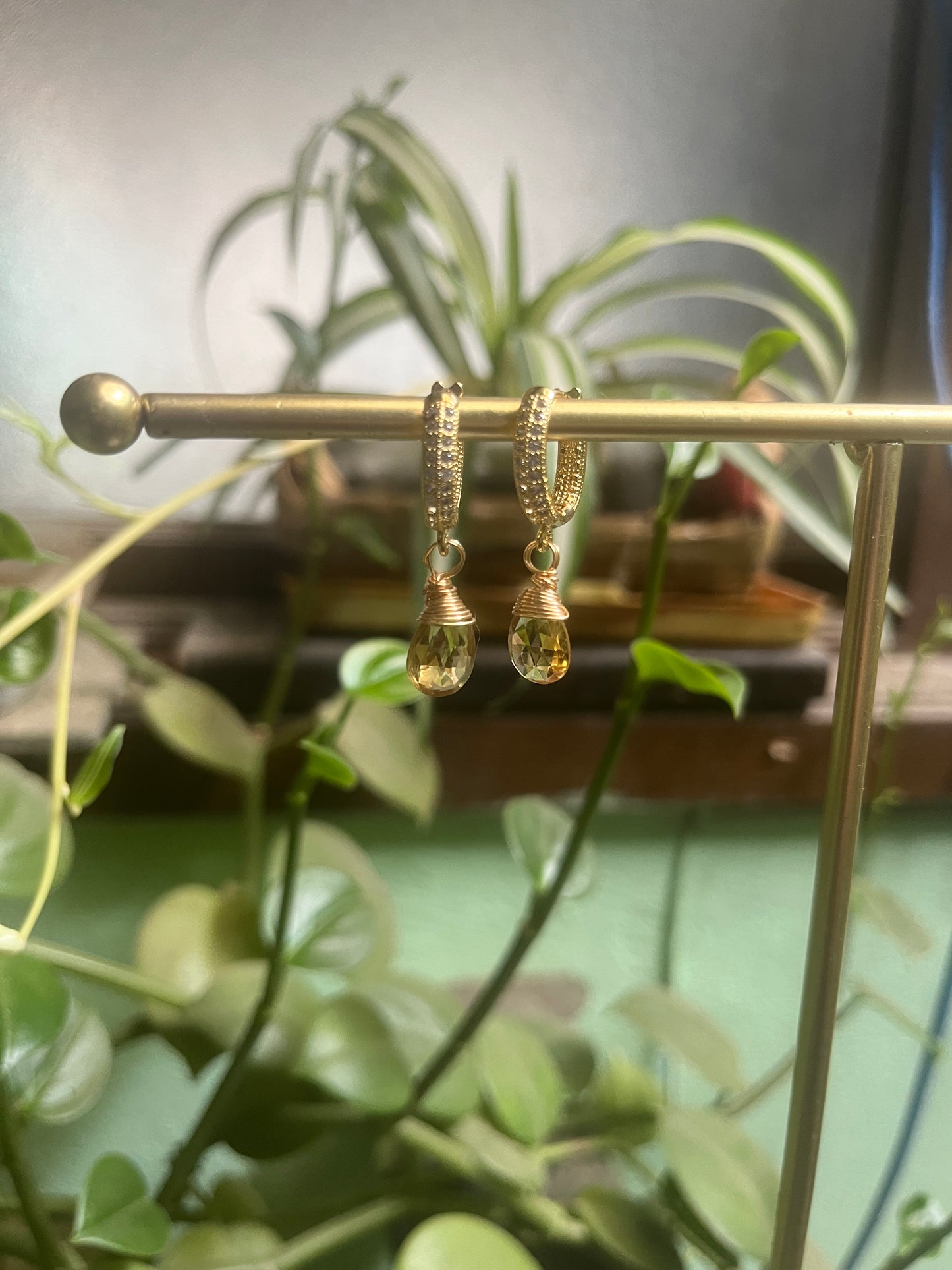 Aretes Menhit