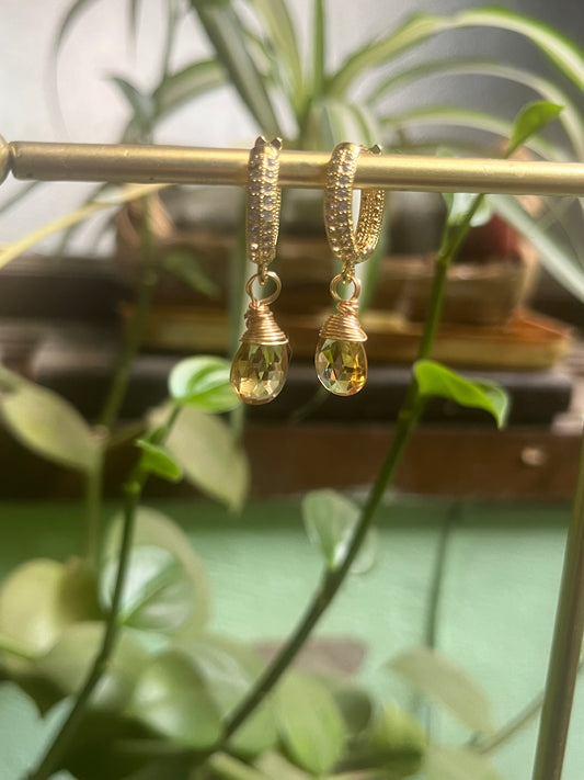 Aretes Menhit