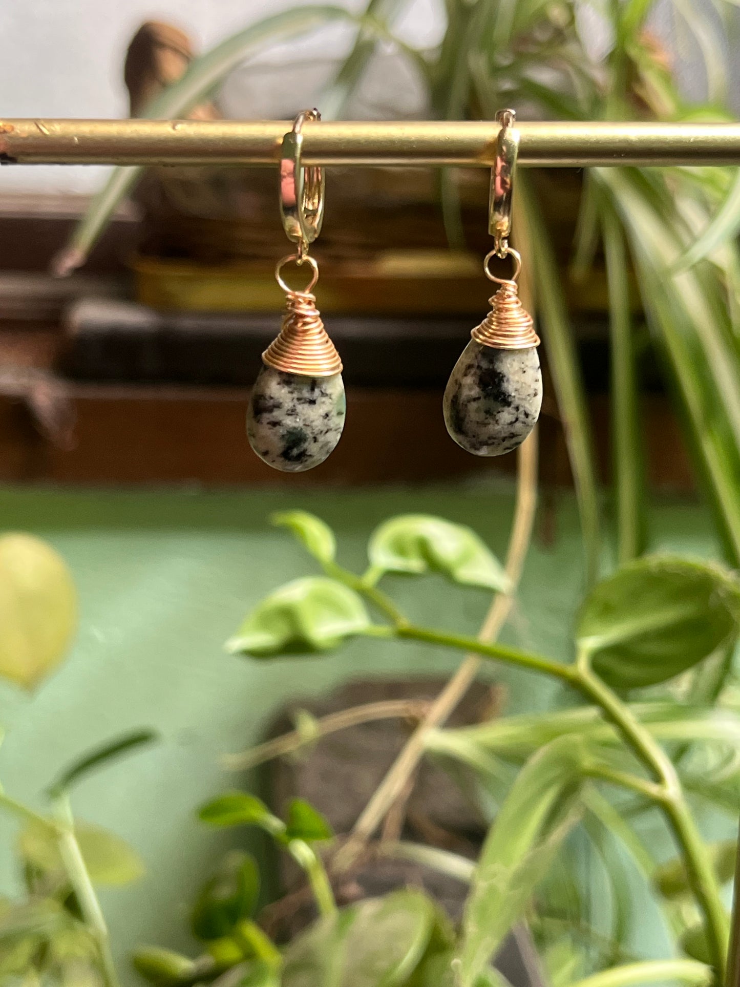 Aretes de jaspe dálmata