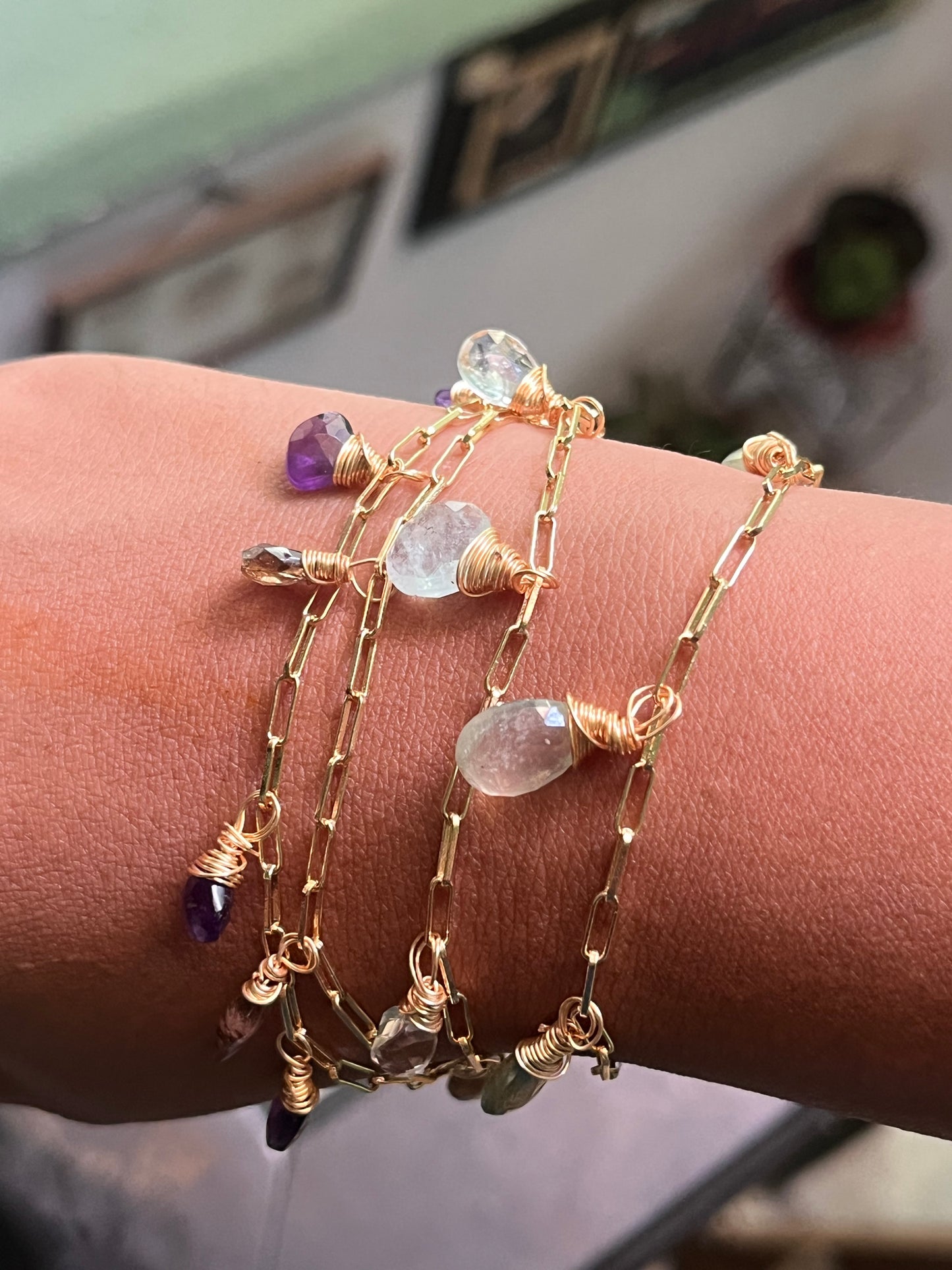 Brazalete con colgantes de cuarzo
