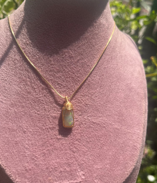 Collar ópalo rectangular