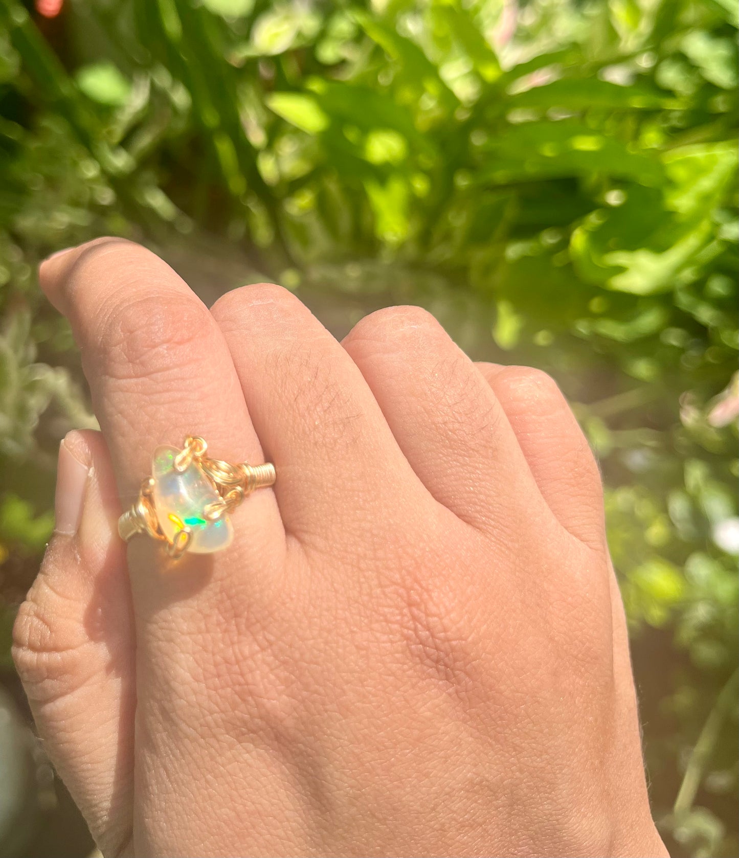 Anillos de ópalo mediano